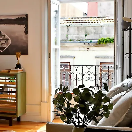 Liiiving In | Aliados Design Apartment *